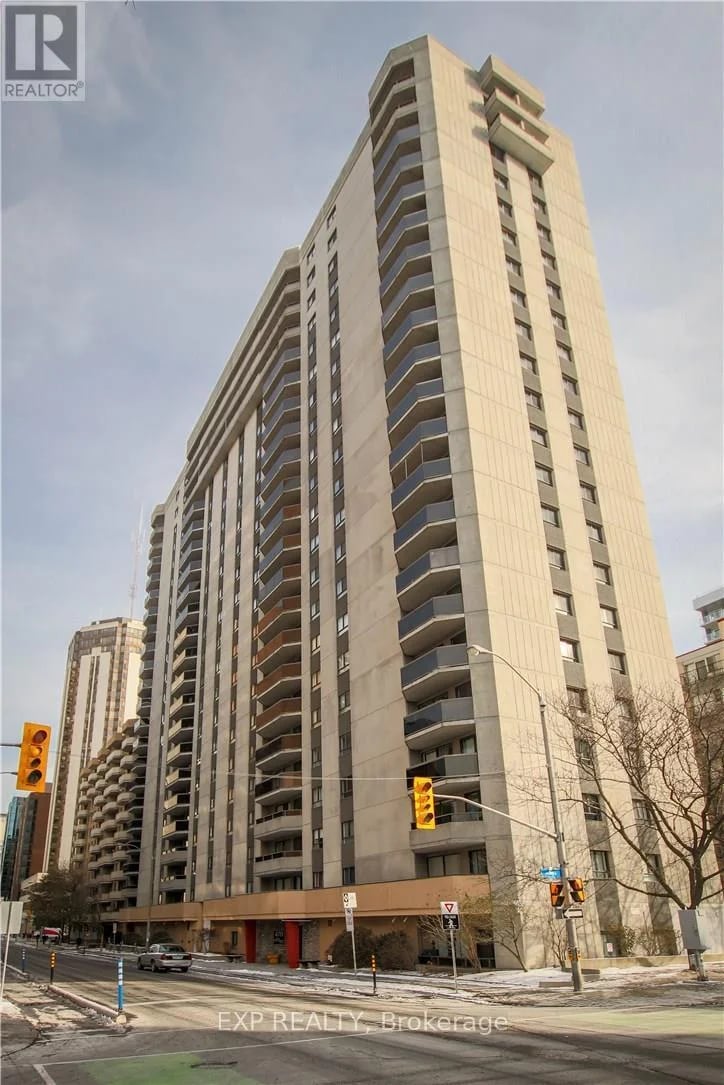 #403 470 Laurier Avenue West, Ottawa, Ontario, K1R7W9, Ottawa, Ontario — photo 1 of 5