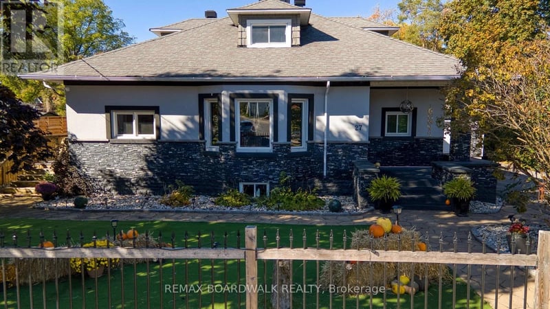 27 Allan Street, Carleton Place, Ontario, K7C1T1, Carleton Place, Ontario — photo 1 of 5