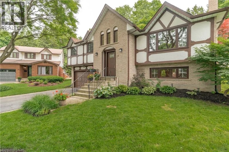 39 WAGONERS Trail, Guelph, Ontario, N1G3M9, Guelph, Ontario — photo 1 of 5