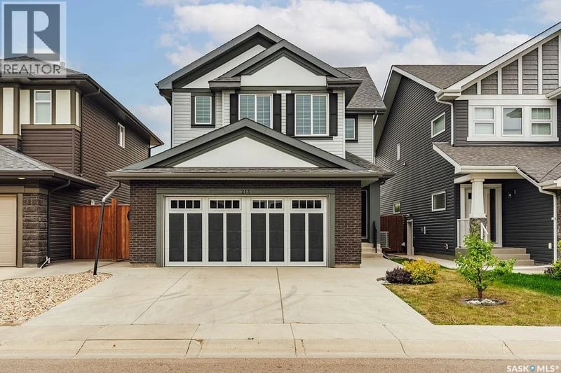 213 Dubois CRESCENT, Saskatoon, Saskatchewan, S7V0R4, Saskatoon, Saskatchewan — photo 1 of 5