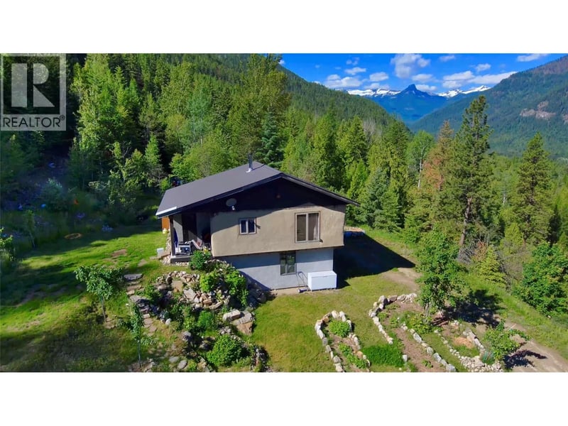 4650 6 Highway, Winlaw, British Columbia, V0G2J0, Winlaw, British Columbia — photo 1 of 5