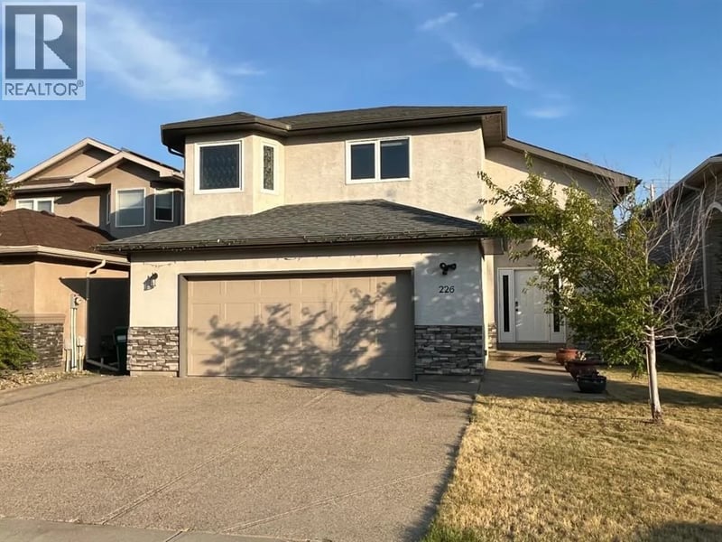 226 Gateway Manor South, Lethbridge, Alberta, T1K5S1, Lethbridge, Alberta — photo 1 of 5