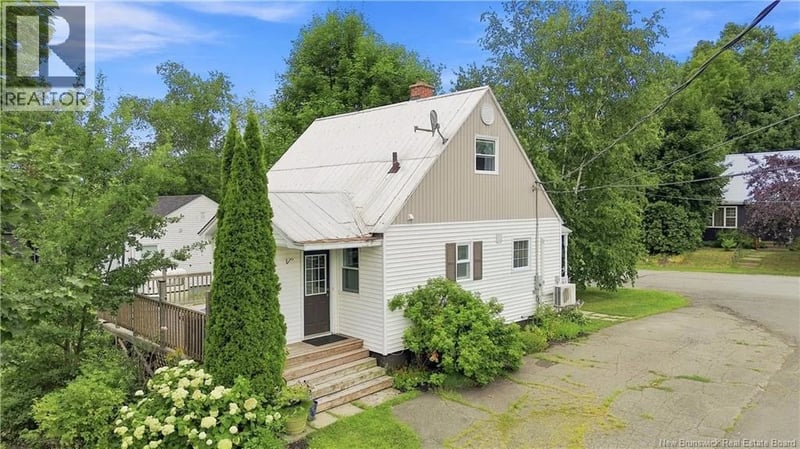 141 St. James Street, Woodstock, New Brunswick, E7M2T5, Woodstock, New Brunswick — photo 1 of 5