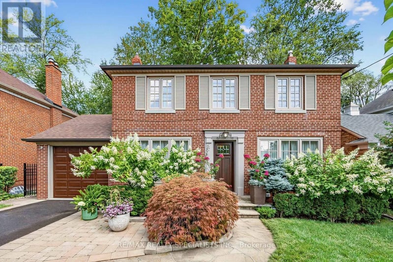 1211 Royal York Road, Toronto (Edenbridge-Humber Valley), Ontario, M9A4B5, Toronto (Edenbridge-Humber Valley), Ontario — photo 1 of 5