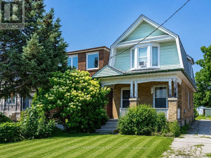 4 Marshall Boulevard, Toronto (Rockcliffe-Smythe), Ontario, M6N2R7, Toronto (Rockcliffe-Smythe), Ontario — photo 1 of 5