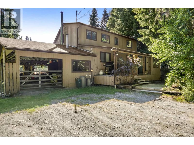 221 RAINBOW Boulevard, Kitimat, British Columbia, V8C2K6, Kitimat, British Columbia — photo 1 of 5