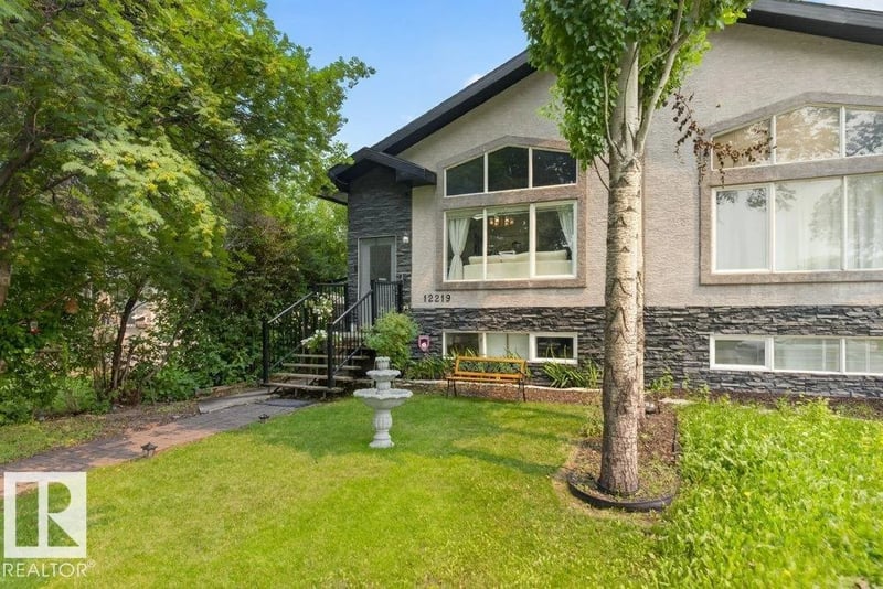 12219 89 ST NW NW, Edmonton, Alberta, T5B3W5, Edmonton, Alberta — photo 1 of 5