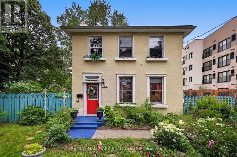 664 Center Street, Ottawa, Ontario, K1K2N9, Ottawa, Ontario — photo 1 of 5