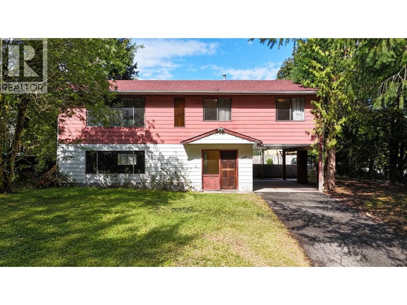 38347 GUILFORD Drive, Squamish, British Columbia, V8B0X8, Squamish, British Columbia — photo 1 of 5
