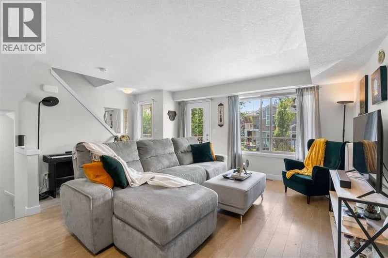 250 Sage Valley Road Northwest, Calgary, Alberta, T3R0R6, Calgary, Alberta — photo 1 of 5
