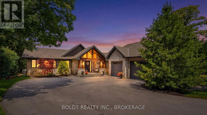 99 Donjon Boulevard, Norfolk (Port Dover), Ontario, N0A1N7, Norfolk (Port Dover), Ontario — photo 1 of 5