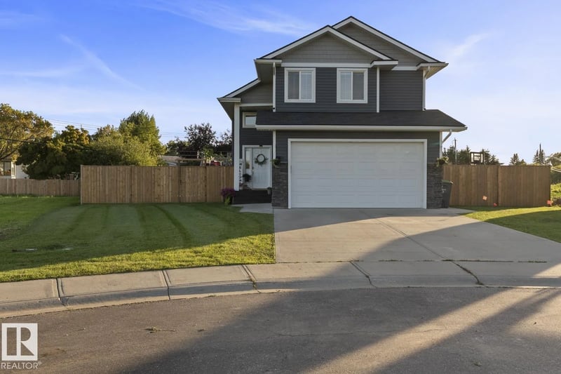 4507 Worthington CO, Cold Lake, Alberta, T9M0J4, Cold Lake, Alberta — photo 1 of 5
