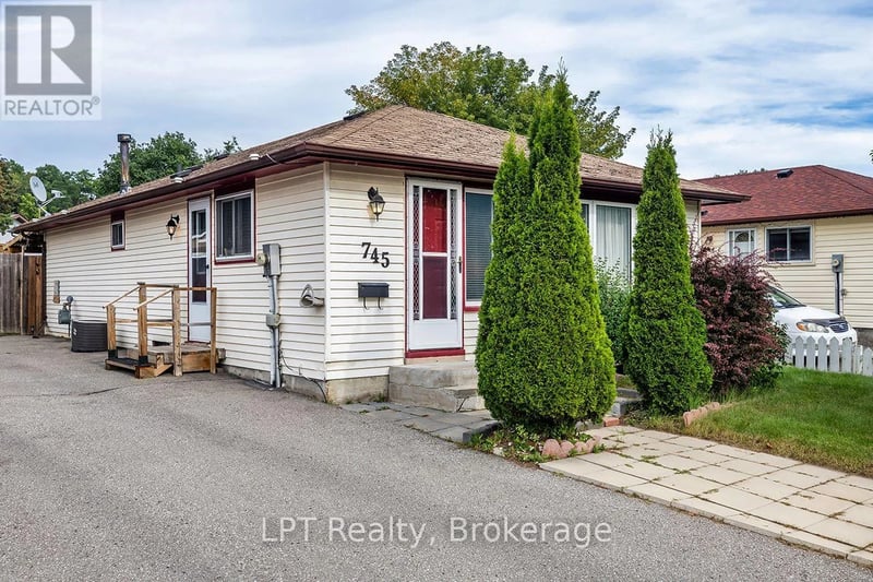 745 Grandview Drive, Oshawa (Donevan), Ontario, L1H7W5, Oshawa (Donevan), Ontario — photo 1 of 5