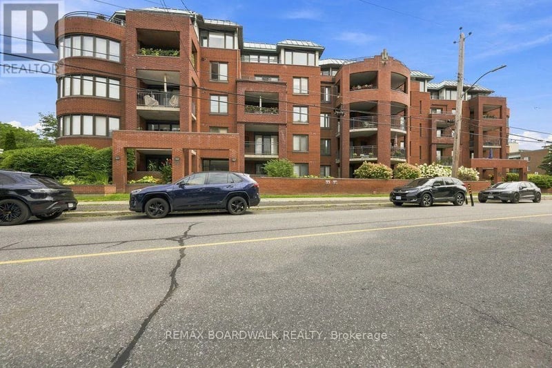 #307 959 North River Road, Ottawa, Ontario, K1K3V3, Ottawa, Ontario — photo 1 of 5