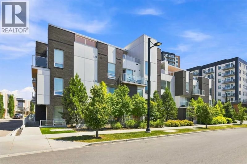 3130 Thirsk Street Northwest, Calgary, Alberta, T3B6H4, Calgary, Alberta — photo 1 of 5