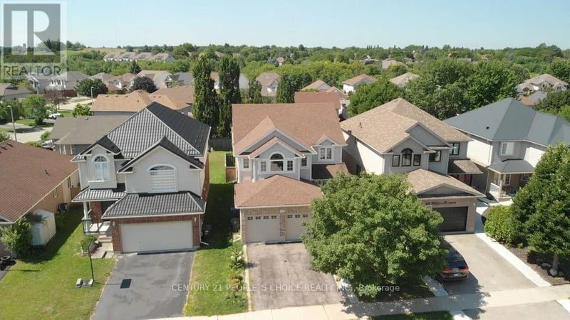 64 Milson Crescent, Guelph (Kortright Hills), Ontario, N1C1G7, Guelph (Kortright Hills), Ontario — photo 1 of 5