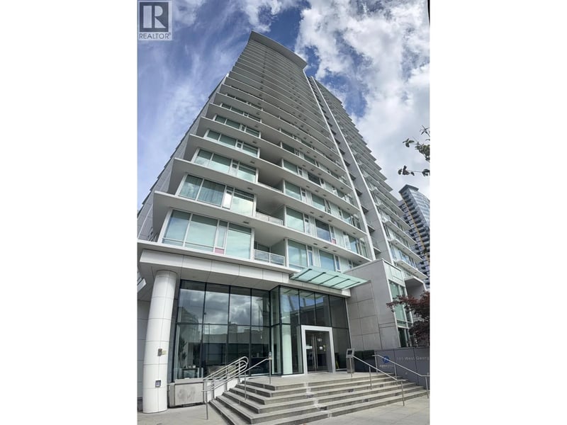 #810 161 GEORGIA Street, Vancouver, British Columbia, V6B0K9, Vancouver, British Columbia — photo 1 of 5