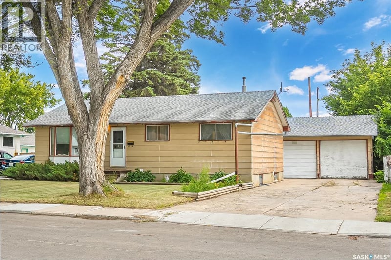 910 T AVENUE N, Saskatoon, Saskatchewan, S7L3C1, Saskatoon, Saskatchewan — photo 1 of 5
