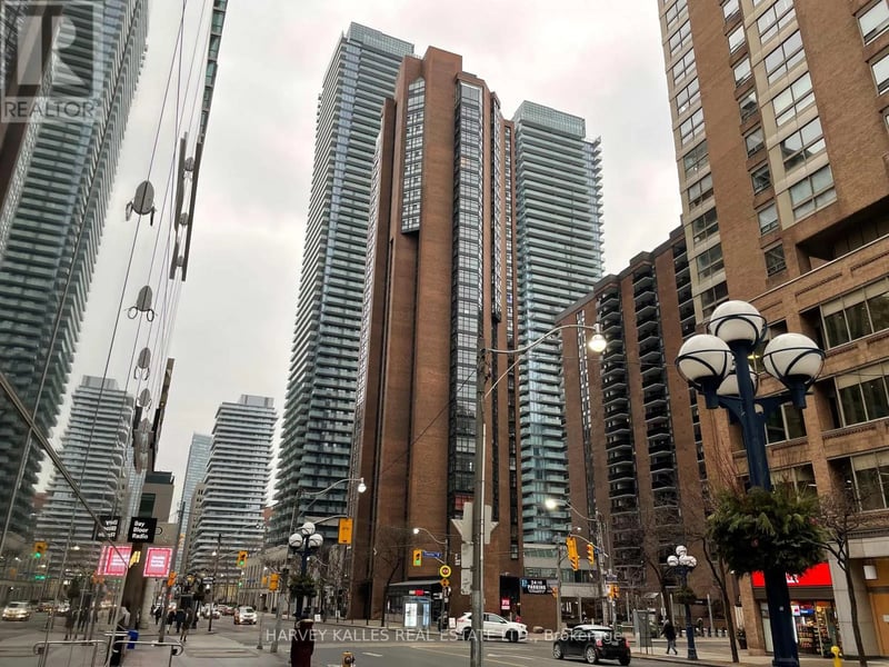 #1904 55 Charles Street West, Toronto (Bay Street Corridor), Ontario, M5S2W9, Toronto (Bay Street Corridor), Ontario — photo 1 of 5