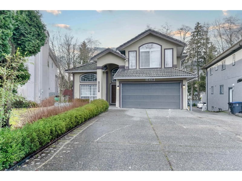 14339 74A Avenue, Surrey, British Columbia, V3W4C6, Surrey, British Columbia — photo 1 of 5