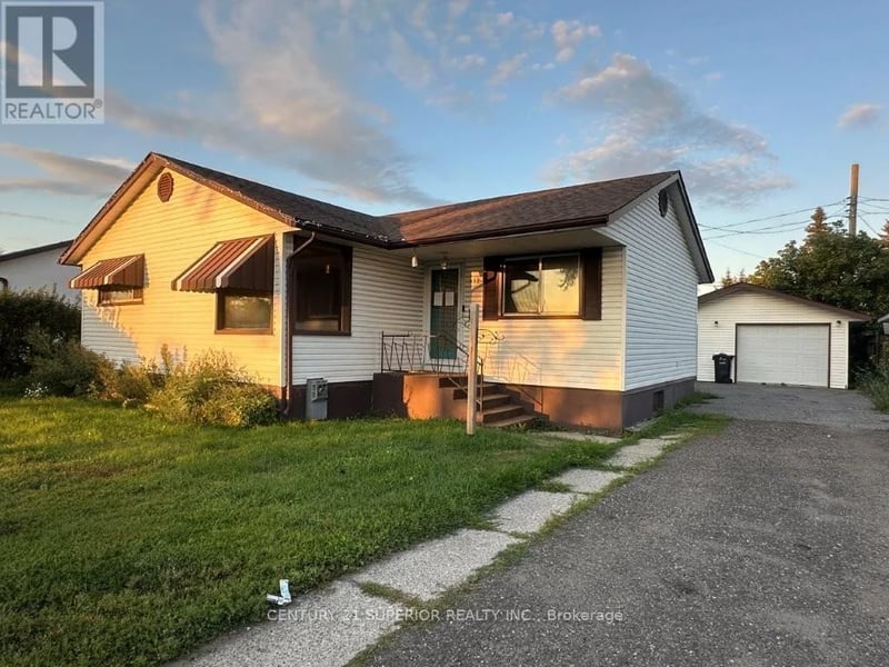 412 James Street South, Thunder Bay (Green Acres), Ontario, P7E2V5, Thunder Bay (Green Acres), Ontario — photo 1 of 5