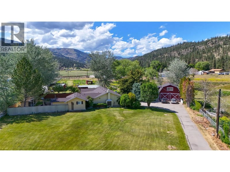 212 Carr Crescent, Oliver, British Columbia, V0H1T5, Oliver, British Columbia — photo 1 of 5