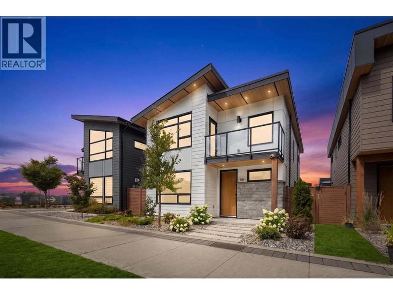 4725 BLUE HERON Way, Tsawwassen, British Columbia, V4M0A8, Tsawwassen, British Columbia — photo 1 of 5