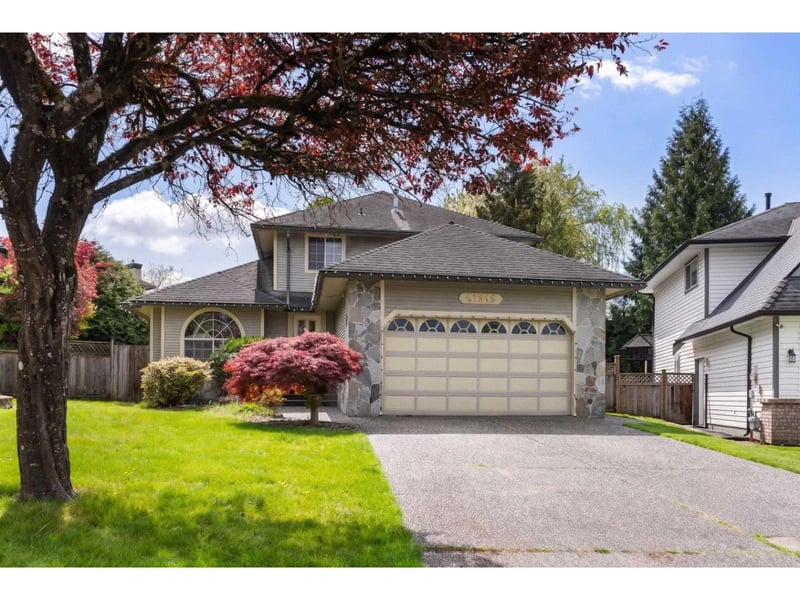 21549 85B Court, Langley, British Columbia, V1M2G4, Langley, British Columbia — photo 1 of 5
