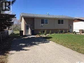 633/635 3rd STREET NE, Wadena, Saskatchewan, S0A4J0, Wadena, Saskatchewan — photo 1 of 5