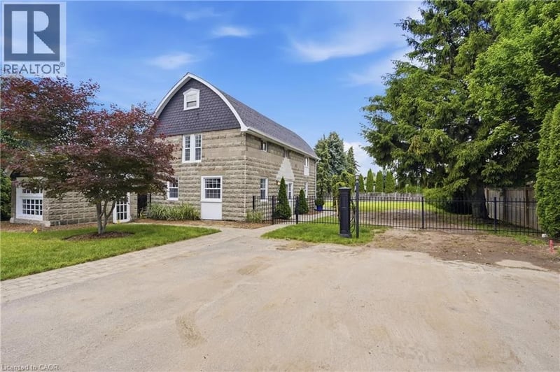 #C 292 MAIN Street West, Grimsby, Ontario, L3M1S4, Grimsby, Ontario — photo 1 of 5