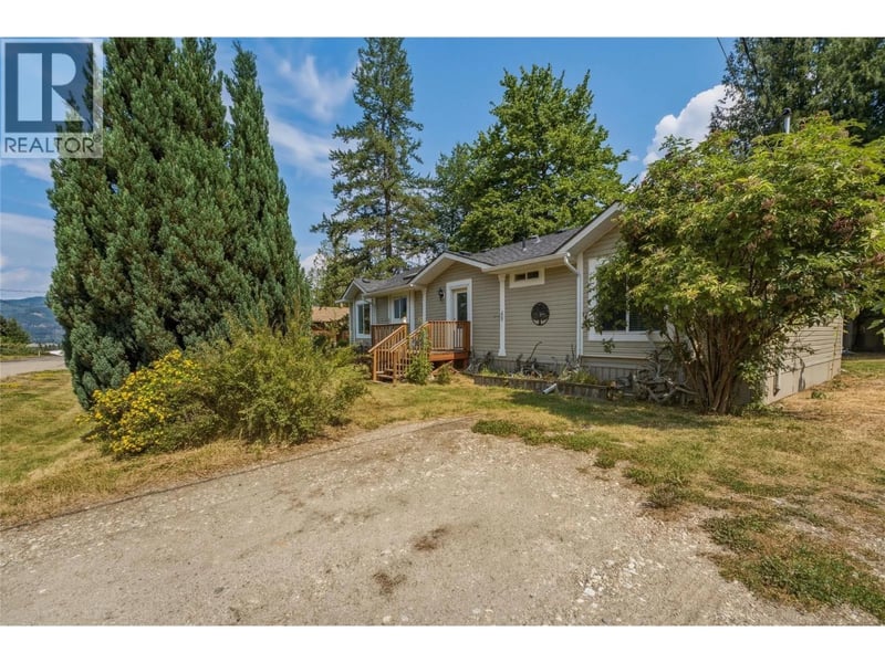 518 Willow Street, Fauquier, British Columbia, V0G1K0, Fauquier, British Columbia — photo 1 of 5
