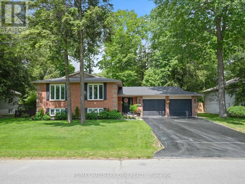 20 Downer Crescent, Wasaga Beach, Ontario, L9Z1C2, Wasaga Beach, Ontario — photo 1 of 5