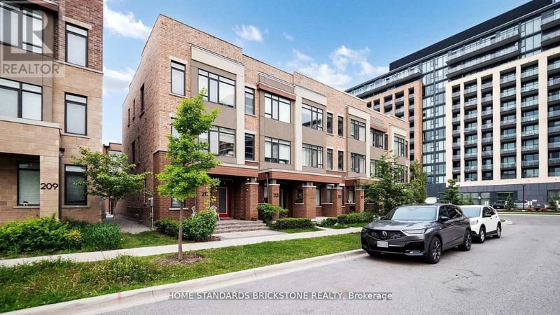 215 Salterton Circle, Vaughan, Ontario, L6A4Z2, Vaughan, Ontario — photo 1 of 5
