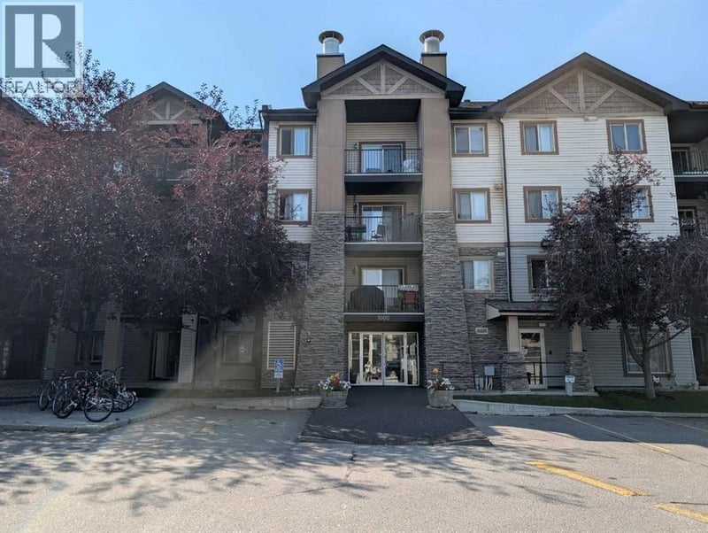 8 Bridlecrest Drive Southwest, Calgary, Alberta, T2Y0H6, Calgary, Alberta — photo 1 of 5