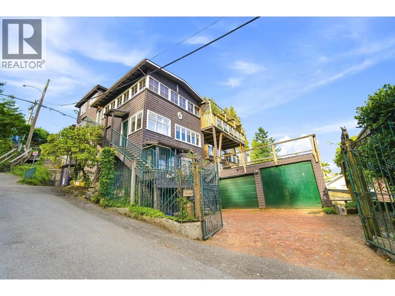 3396 MARINE Drive, West Vancouver, British Columbia, V7V1M9, West Vancouver, British Columbia — photo 1 of 5