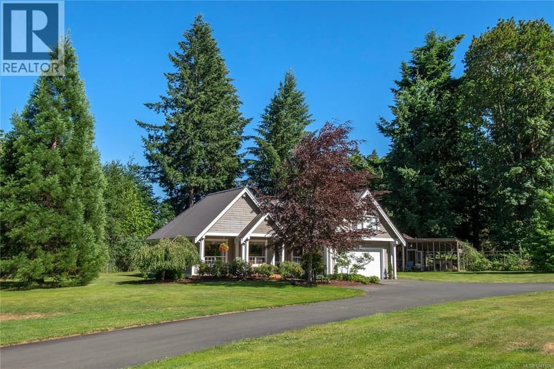 2435 Charleville Road, Campbell River, British Columbia, V9W4N4, Campbell River, British Columbia — photo 1 of 5