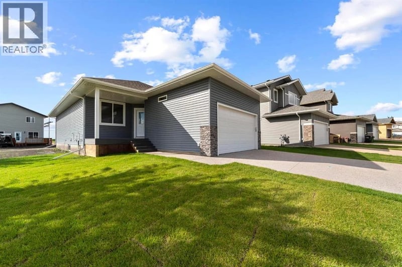 7501 38A Avenue, Camrose, Alberta, T4V5E3, Camrose, Alberta — photo 1 of 5