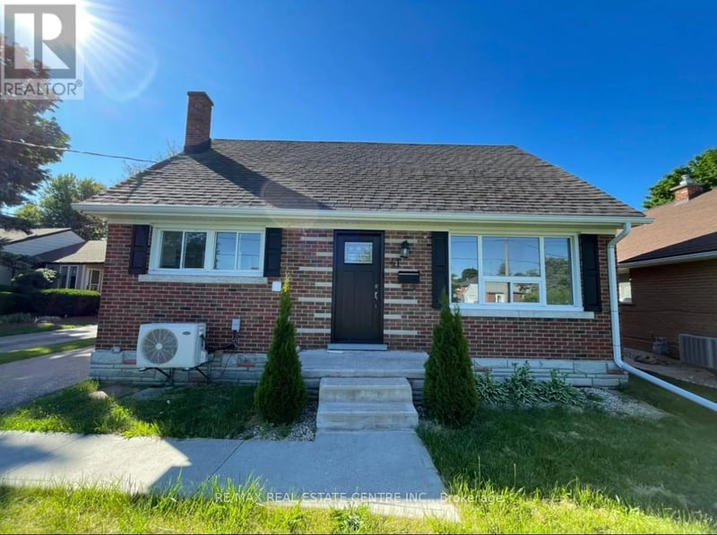 #Upper 41 Belleview Avenue East, Kitchener, Ontario, N2B1G4, Kitchener, Ontario — photo 1 of 5