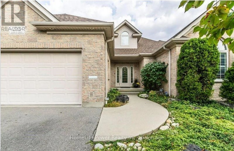 228 The Lions Gate, Waterloo, Ontario, N2L6M5, Waterloo, Ontario — photo 1 of 5