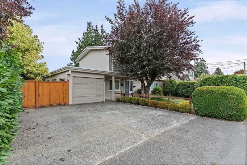 46359 CHILLIWACK CENTRAL Road, Chilliwack, British Columbia, V2P1J7, Chilliwack, British Columbia — photo 1 of 5