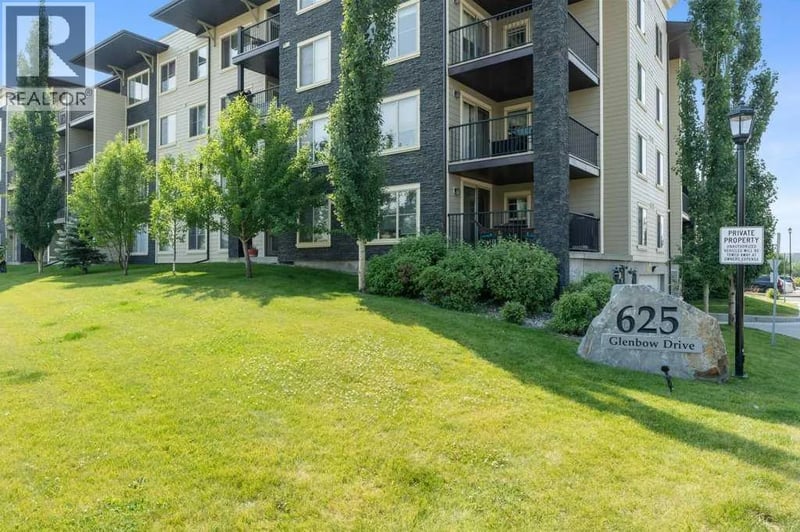 625 Glenbow Drive, Cochrane, Alberta, T4C0S7, Cochrane, Alberta — photo 1 of 5