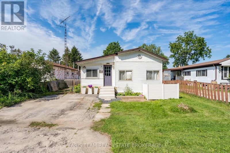 12 Centre Park Road, Essa, Ontario, L0M1B1, Essa, Ontario — photo 1 of 5