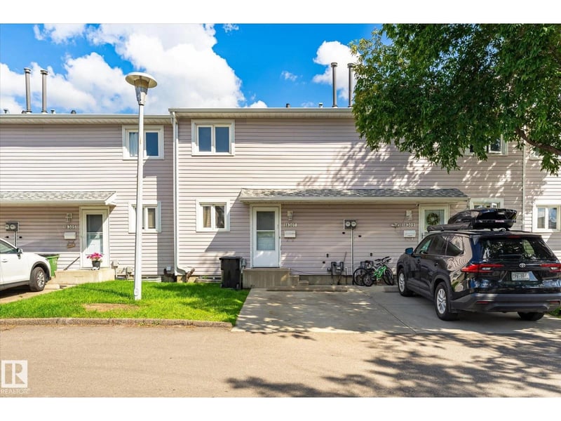 18307 66 AV NW, Edmonton, Alberta, T5T1Z5, Edmonton, Alberta — photo 1 of 5
