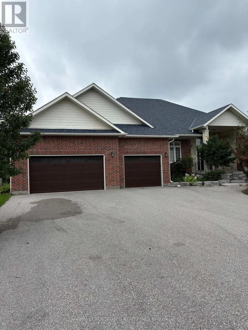 4 Blake Street, East Gwillimbury, Ontario, L0E1R0, East Gwillimbury, Ontario — photo 1 of 4