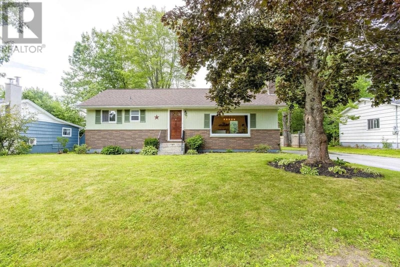 7 Oakland Drive, Middleton, Nova Scotia, B0S1P0, Middleton, Nova Scotia — photo 1 of 5