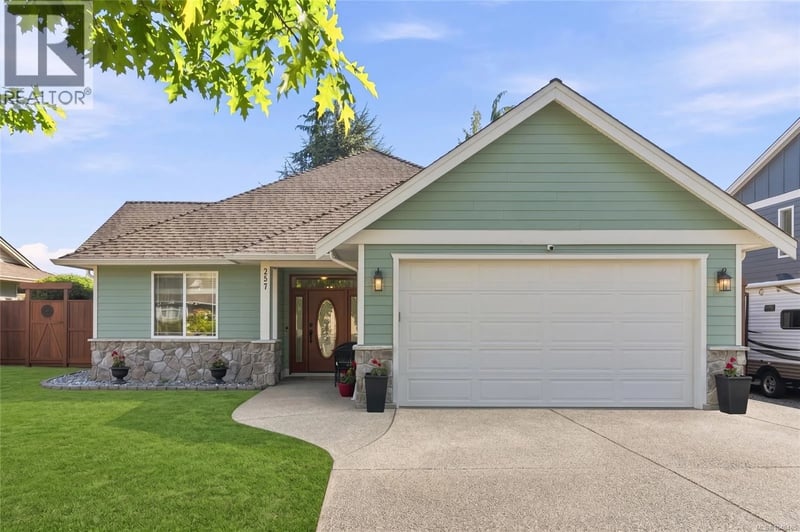 257 Lodgepole Drive, Parksville, British Columbia, V9P2Z6, Parksville, British Columbia — photo 1 of 5