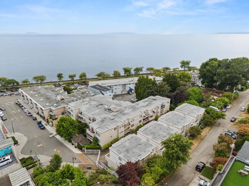 1157 VIDAL Street, White Rock, British Columbia, V4B3T4, White Rock, British Columbia — photo 1 of 5