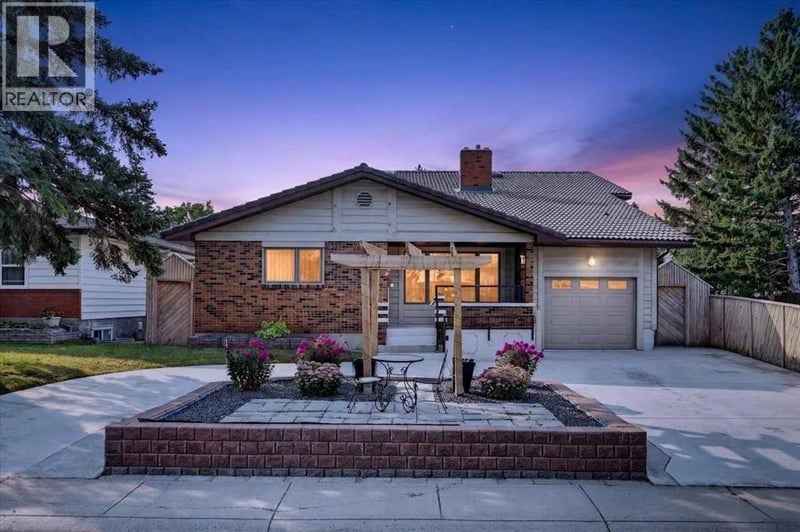 126 Marbrooke Circle Northeast, Calgary, Alberta, T2A2W6, Calgary, Alberta — photo 1 of 5