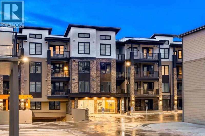 2117 81 Street Southwest, Calgary, Alberta, T3H6H5, Calgary, Alberta — photo 1 of 5