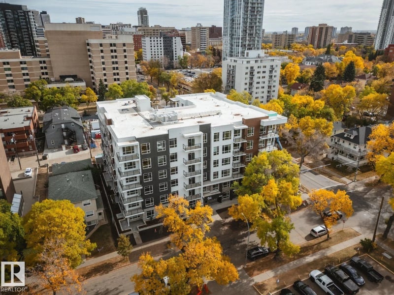 10015 113 ST NW, Edmonton, Alberta, T5K0S8, Edmonton, Alberta — photo 1 of 5